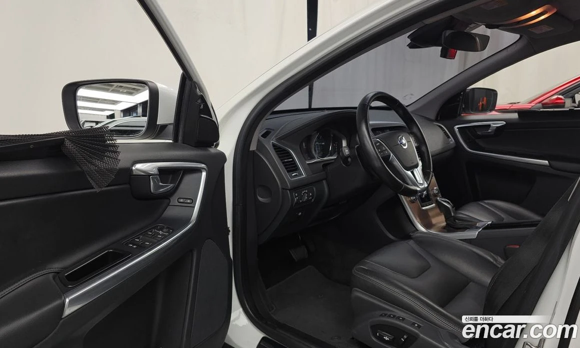 Volvo XC60 D3 1st, снимка 10 - Автомобили и джипове - 56123239