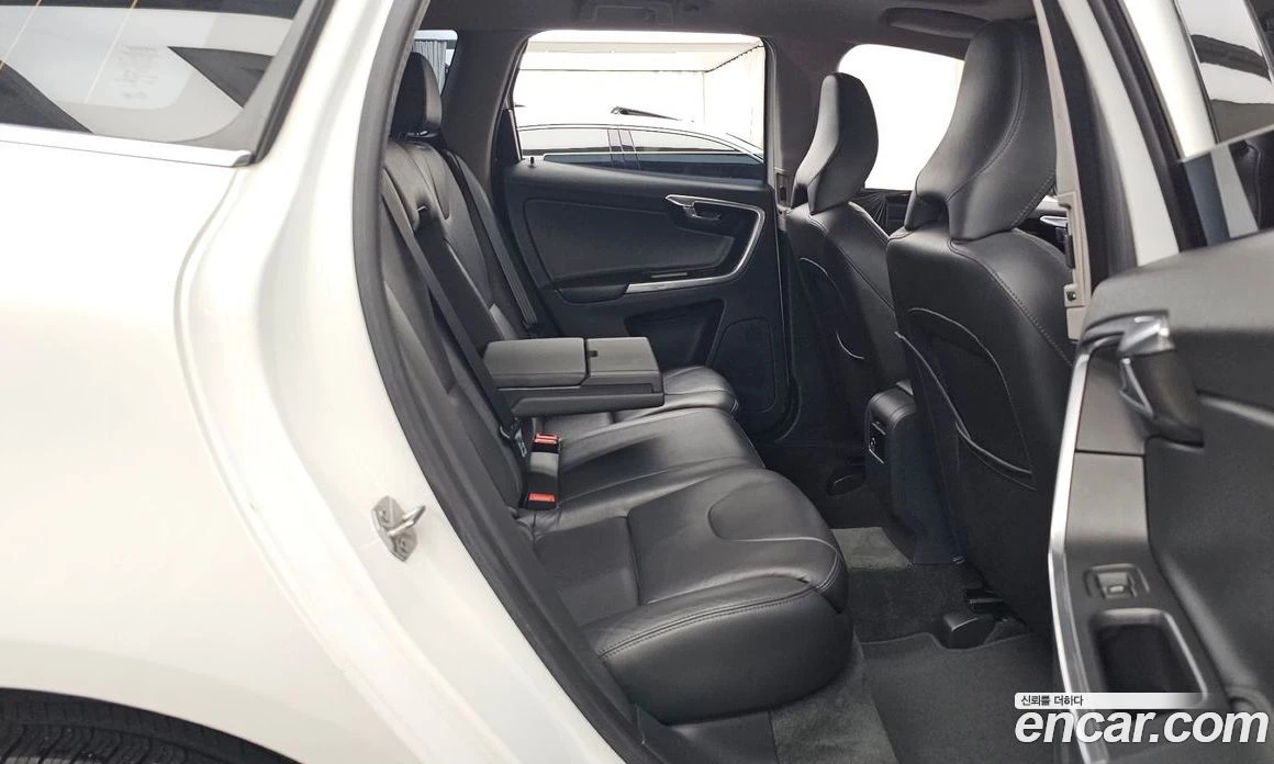 Volvo XC60 D3 1st, снимка 12 - Автомобили и джипове - 56123239