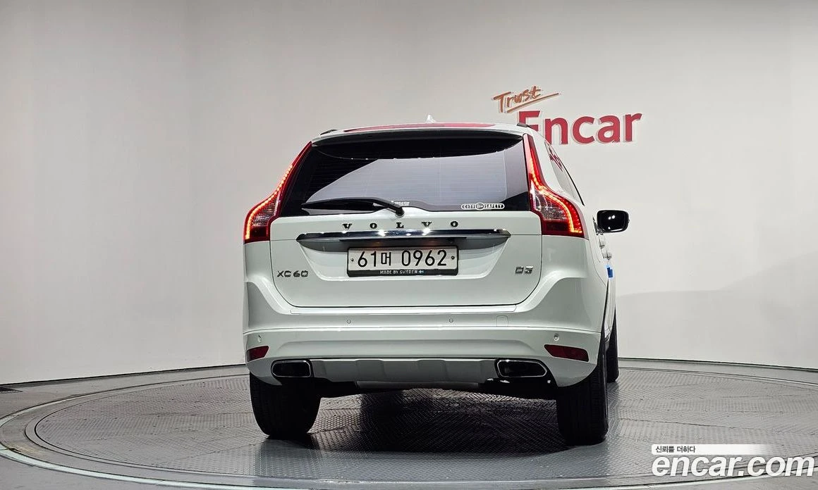 Volvo XC60 D3 1st, снимка 4 - Автомобили и джипове - 56123239