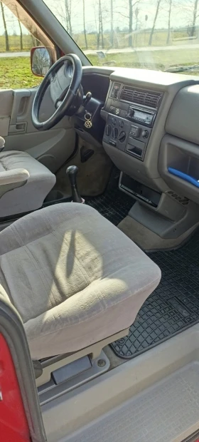 Обява за продажба на VW T4 Multivan 2.5 TDI 102к.с. ~13 500 лв. - изображение 6