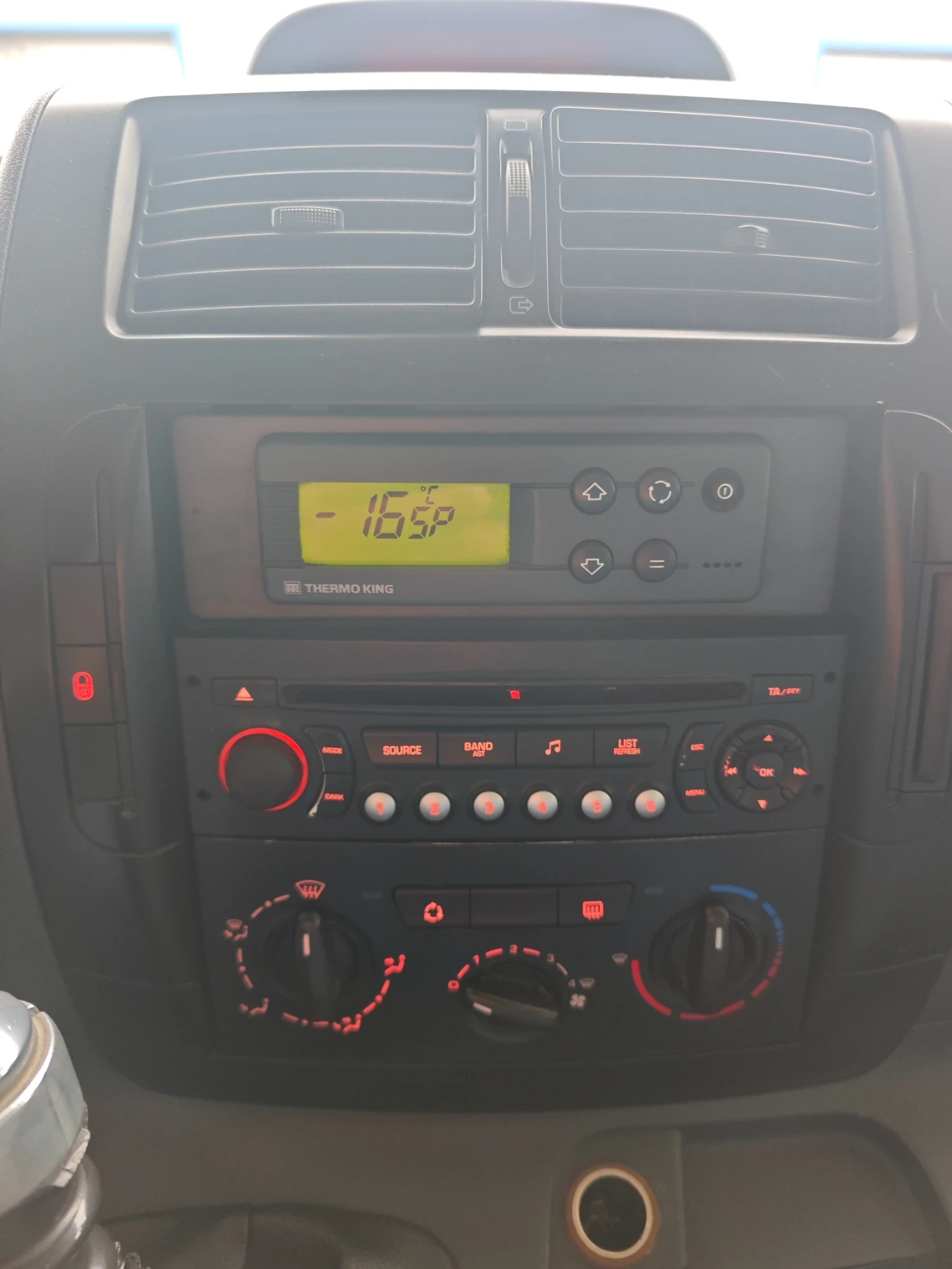 Fiat Scudo 2.0 HDI Хладилен, снимка 8 - Бусове и автобуси - 54588585