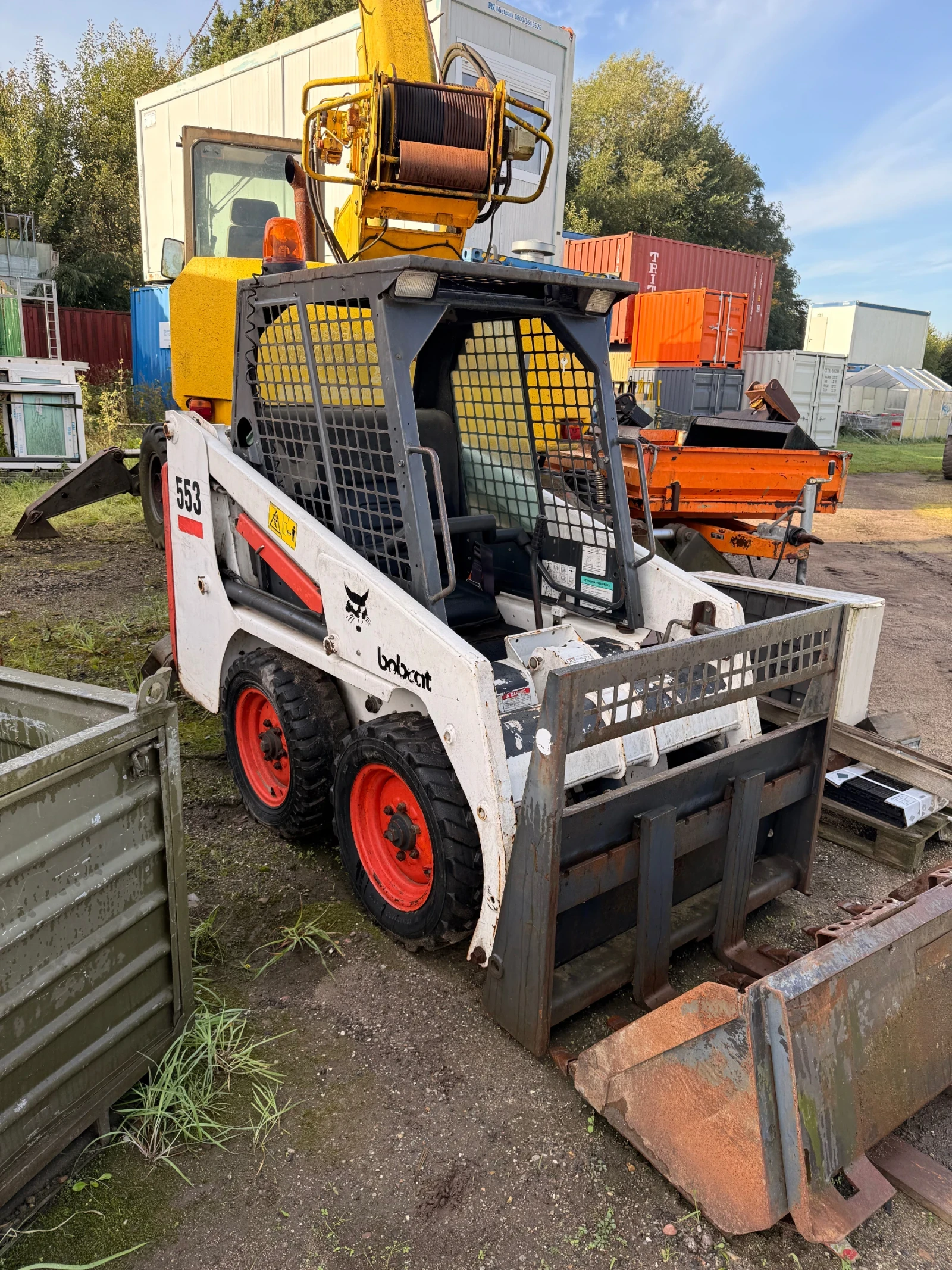 Мини челни товарачи Bobcat 553