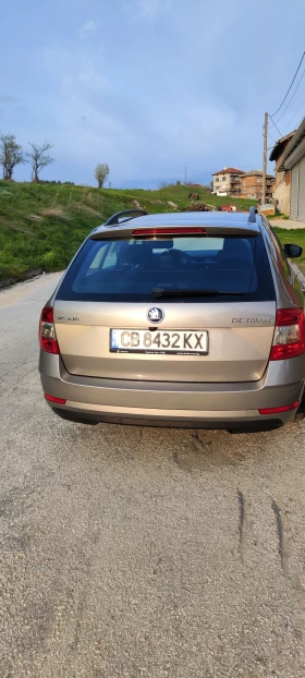 Skoda Octavia Комби Амбишън 1, 5 TSI 150к.с.бежов, снимка 4