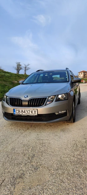 Skoda Octavia Комби Амбишън 1, 5 TSI 150к.с.бежов, снимка 2