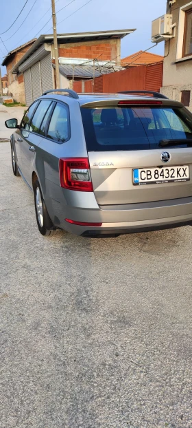 Skoda Octavia Комби Амбишън 1, 5 TSI 150к.с.бежов, снимка 6