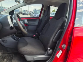 Toyota Aygo 5 врати КЛИМАТИК 2 КОМПЛЕКТА ГУМИ С ДЖАНТИ, снимка 11