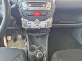 Toyota Aygo 5 врати КЛИМАТИК 2 КОМПЛЕКТА ГУМИ С ДЖАНТИ, снимка 13
