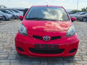 Toyota Aygo 5 врати КЛИМАТИК 2 КОМПЛЕКТА ГУМИ С ДЖАНТИ, снимка 2