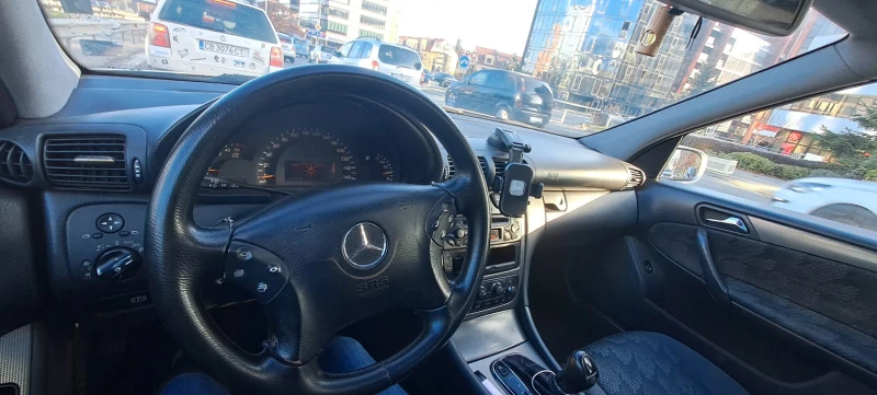 Mercedes-Benz C 220 cdi, снимка 15 - Автомобили и джипове - 47836635