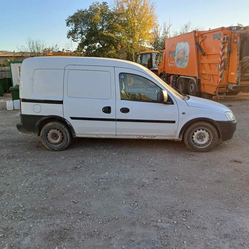 Opel Combo, снимка 1 - Автомобили и джипове - 48035755