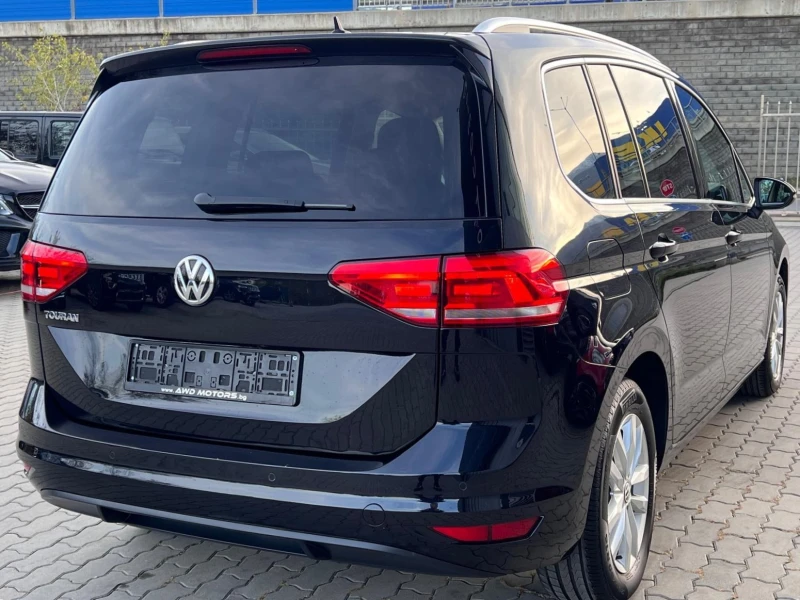 VW Touran 1.5 TSi 150кс DSG Highline 7места ВЪЗВРАЩАЕМО ДДС, снимка 4 - Автомобили и джипове - 48037604