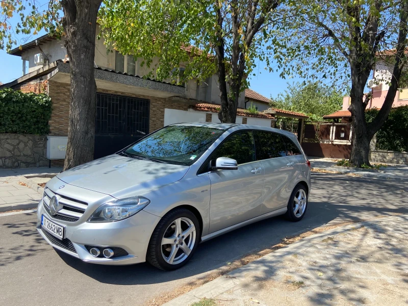 Mercedes-Benz B 180, снимка 5 - Автомобили и джипове - 48337757