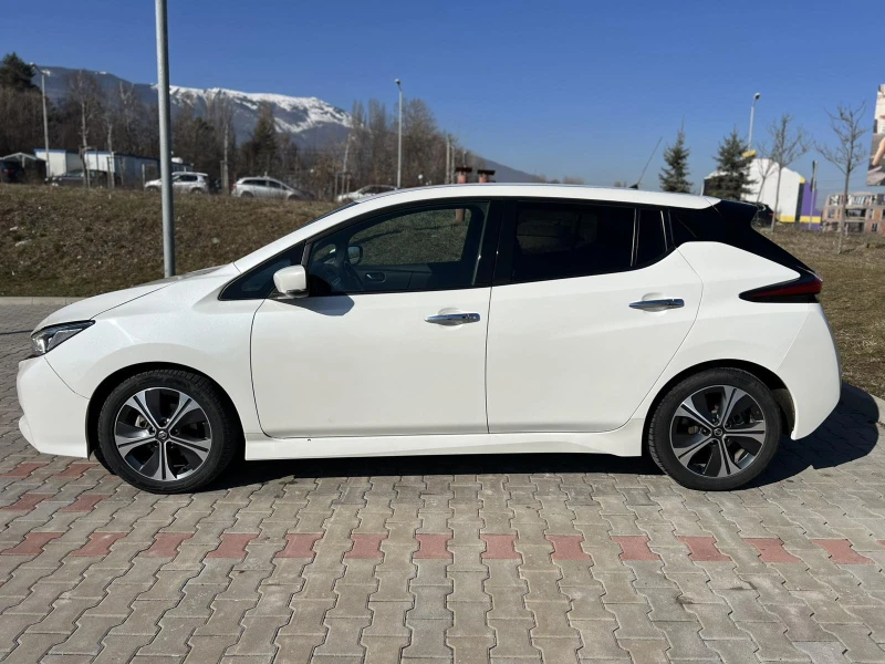 Nissan Leaf , снимка 2 - Автомобили и джипове - 49601871