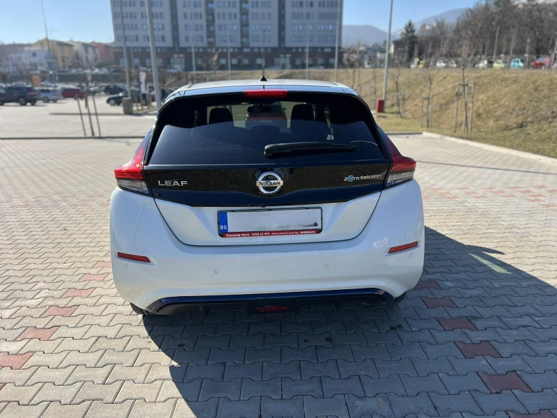 Nissan Leaf , снимка 4 - Автомобили и джипове - 49601871