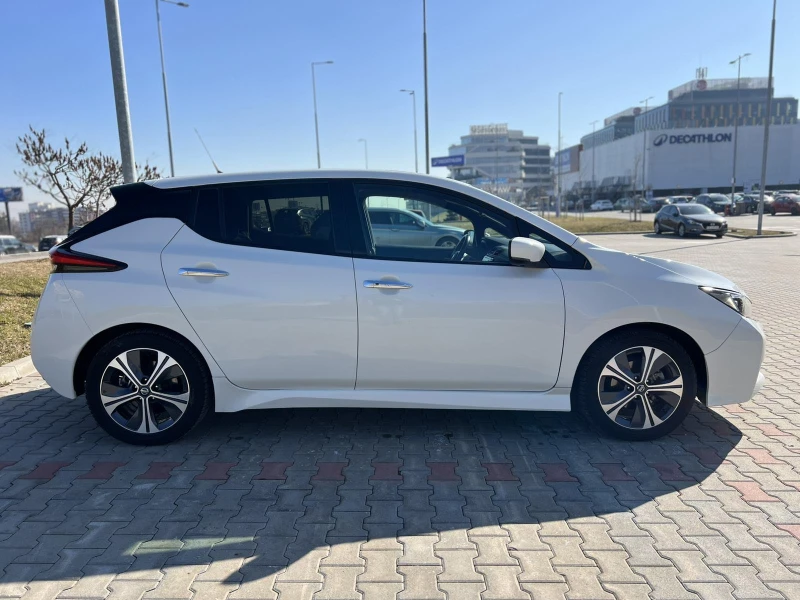 Nissan Leaf , снимка 6 - Автомобили и джипове - 49370879