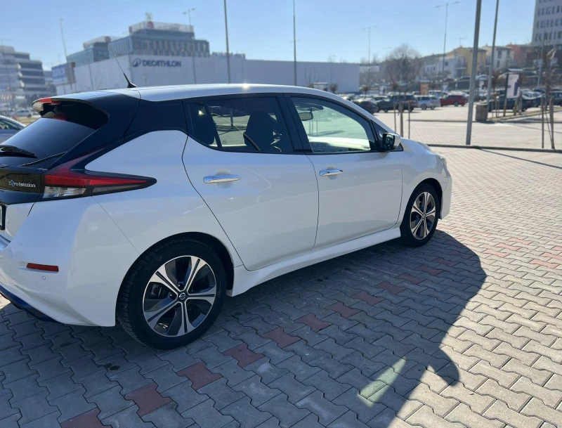 Nissan Leaf , снимка 5 - Автомобили и джипове - 49370879