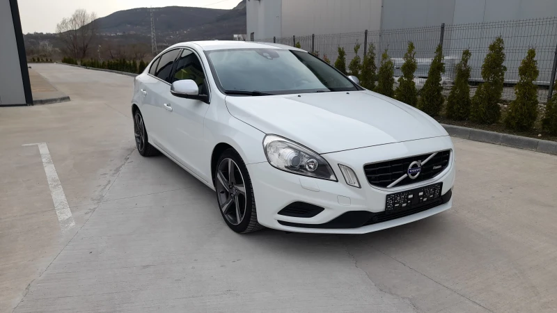 Volvo S60 2.0i - R DESIGN, снимка 1 - Автомобили и джипове - 49509028