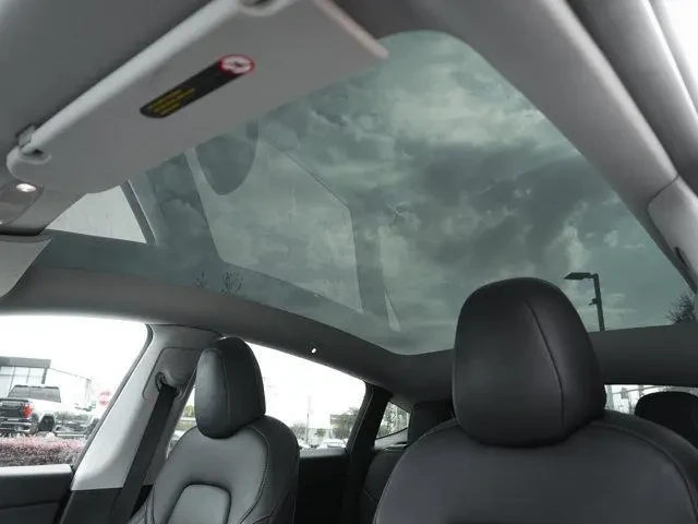 Tesla Model Y Long Range 4x4, снимка 16 - Автомобили и джипове - 54402203