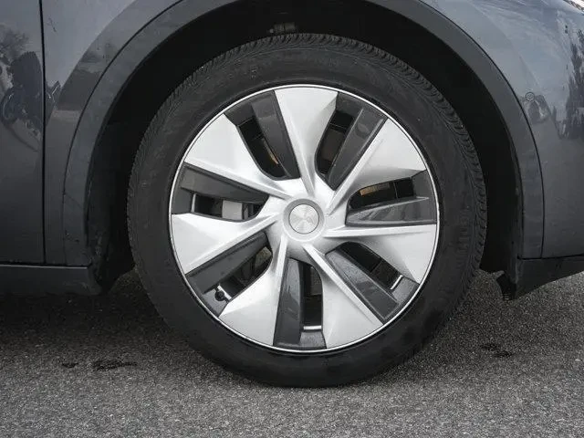 Tesla Model Y Long Range 4x4, снимка 17 - Автомобили и джипове - 54402203