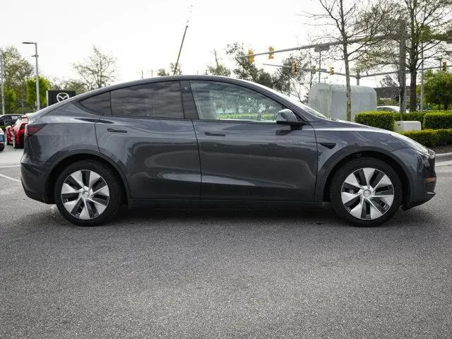 Tesla Model Y Long Range 4x4, снимка 3 - Автомобили и джипове - 54402203