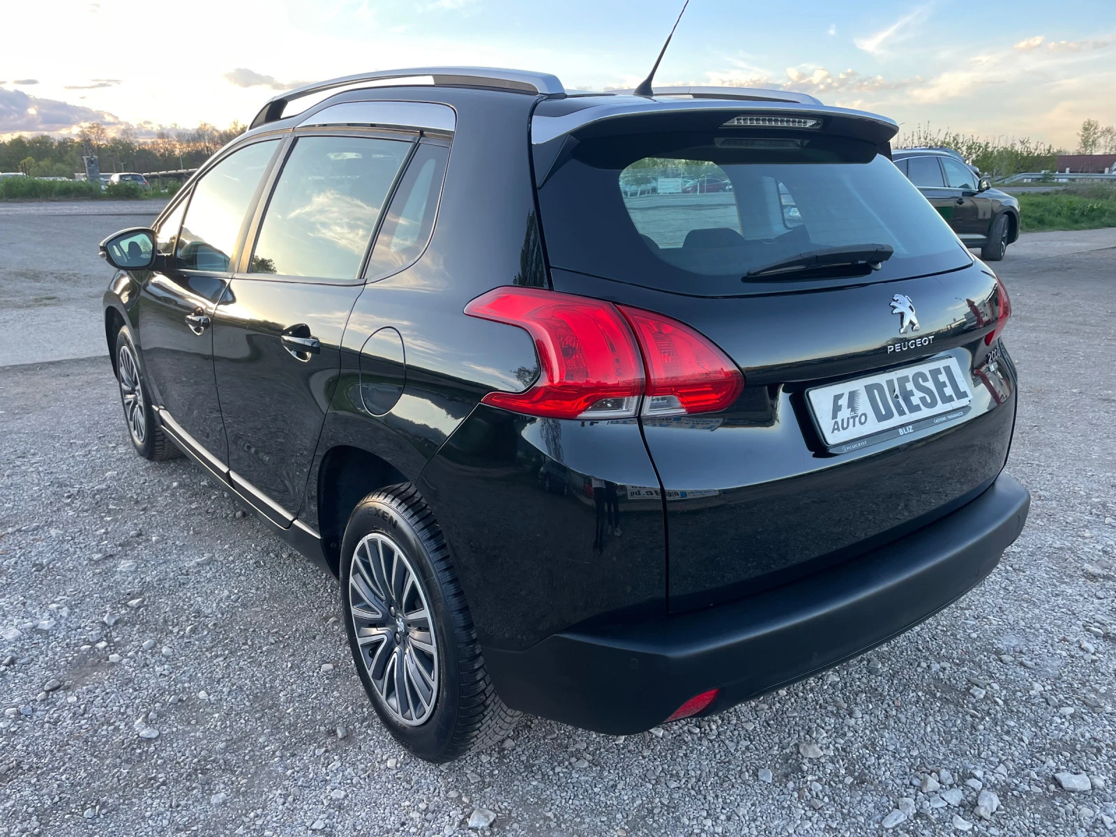 Peugeot 2008 1.6HDI-ITALIA - изображение 10