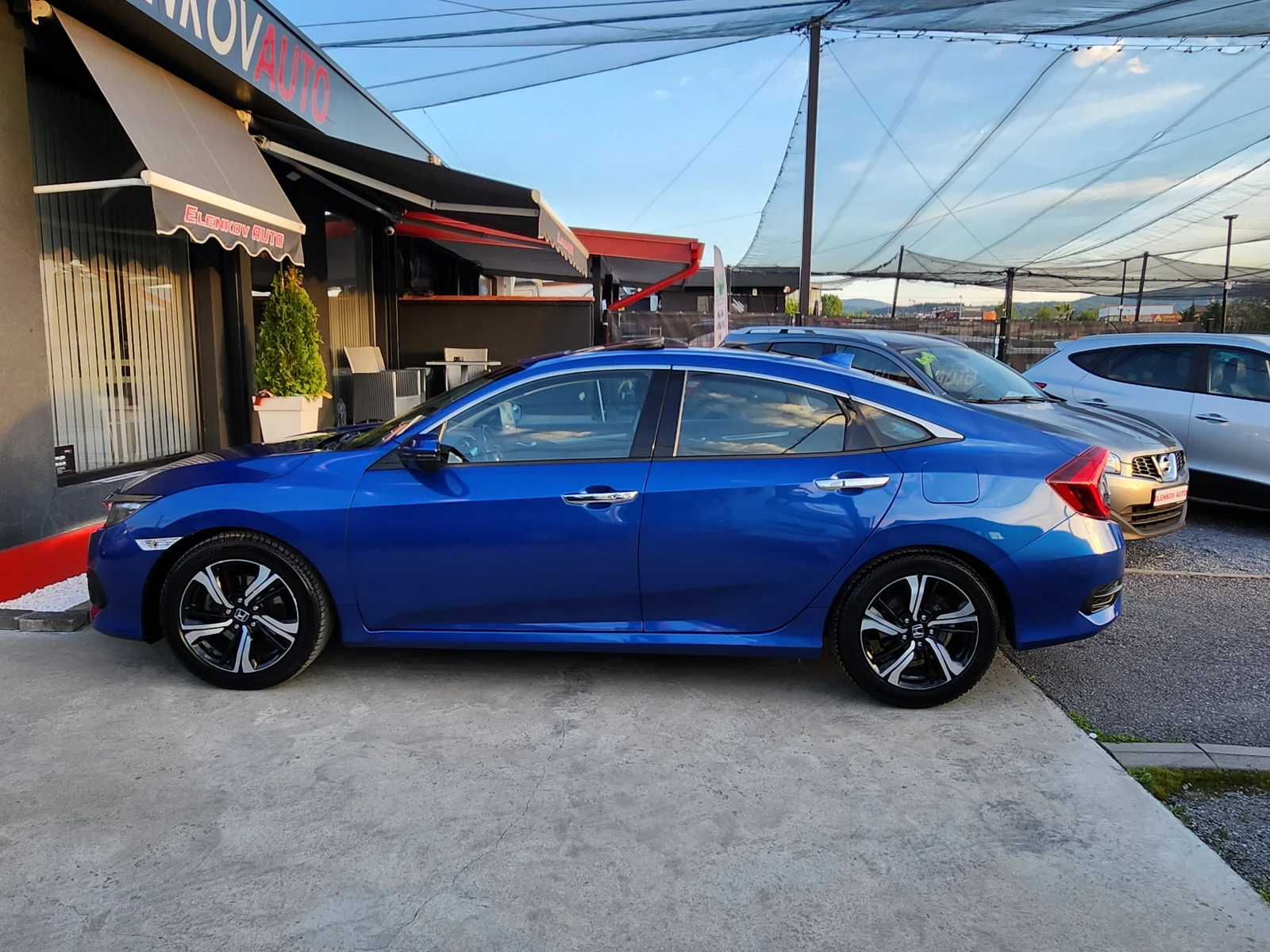 Honda Civic 1.5T-182К.С EURO 6b-АВТОМАТИК-НАВИГАЦИЯ-ШВЕЙЦАРИЯ - изображение 4