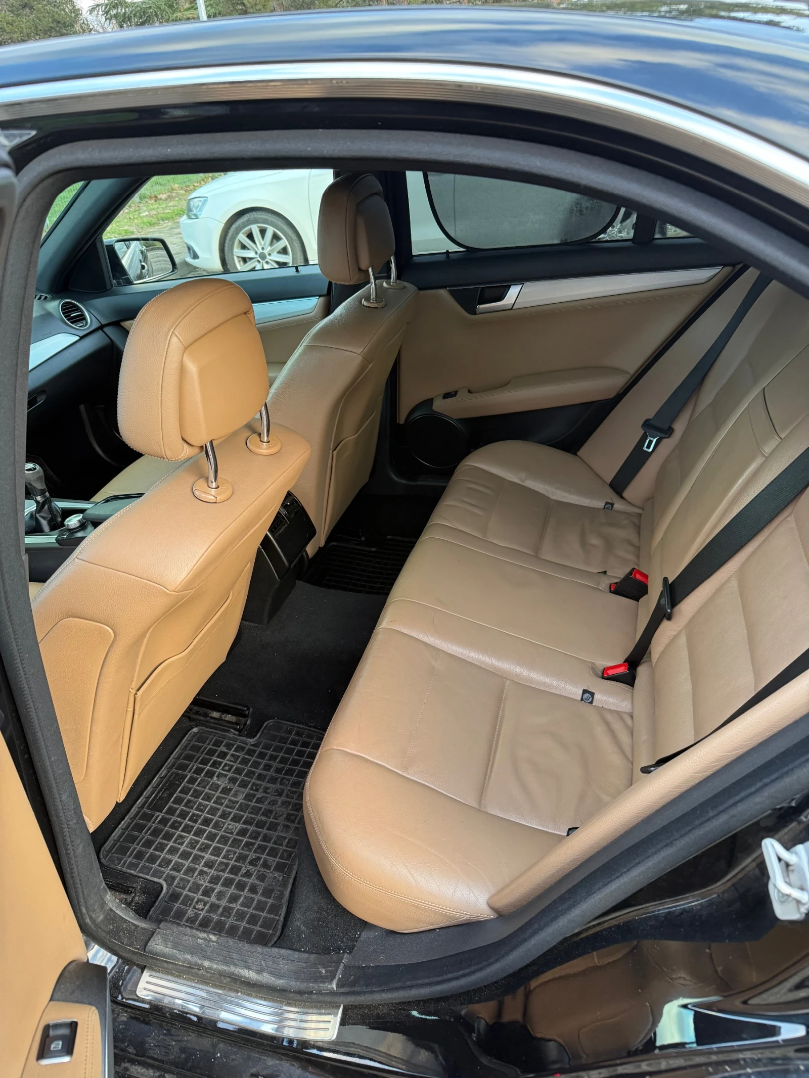 Mercedes-Benz C 250, снимка 9 - Автомобили и джипове - 53093042