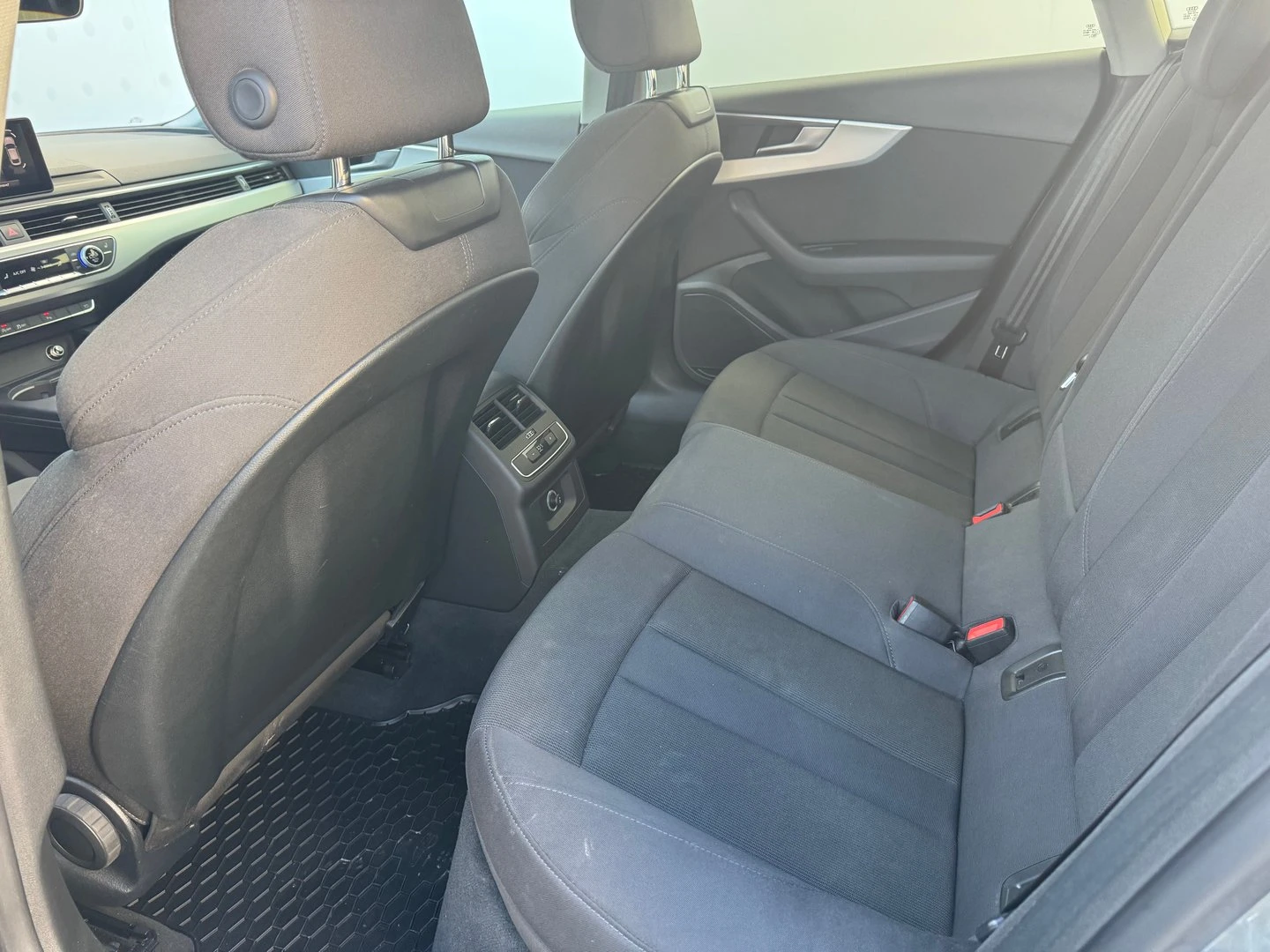 Audi A5 Sport 2.0 TDI - изображение 8