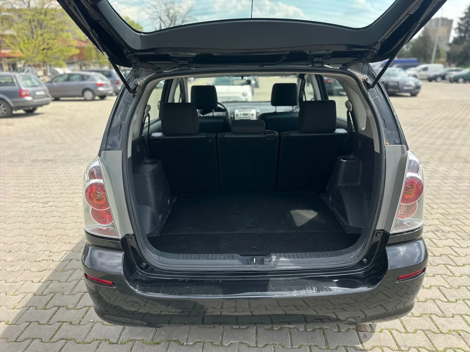 Toyota Corolla verso, снимка 15 - Автомобили и джипове - 54253507