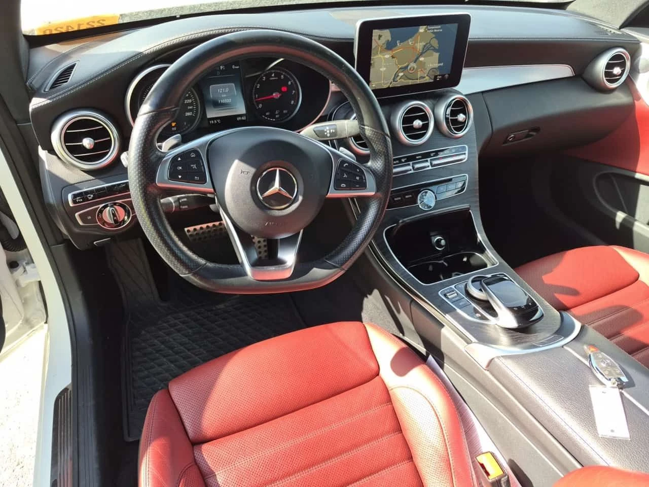 Mercedes-Benz C 300 AMG-LINE| 360| BURMESTER| ШИБИДАХ| CARFAX, снимка 9 - Автомобили и джипове - 54529205