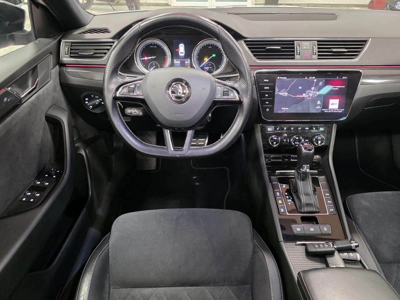 Skoda Superb 2.0 TDI 190hp | Sportline | Всички екстри , снимка 7 - Автомобили и джипове - 54611377