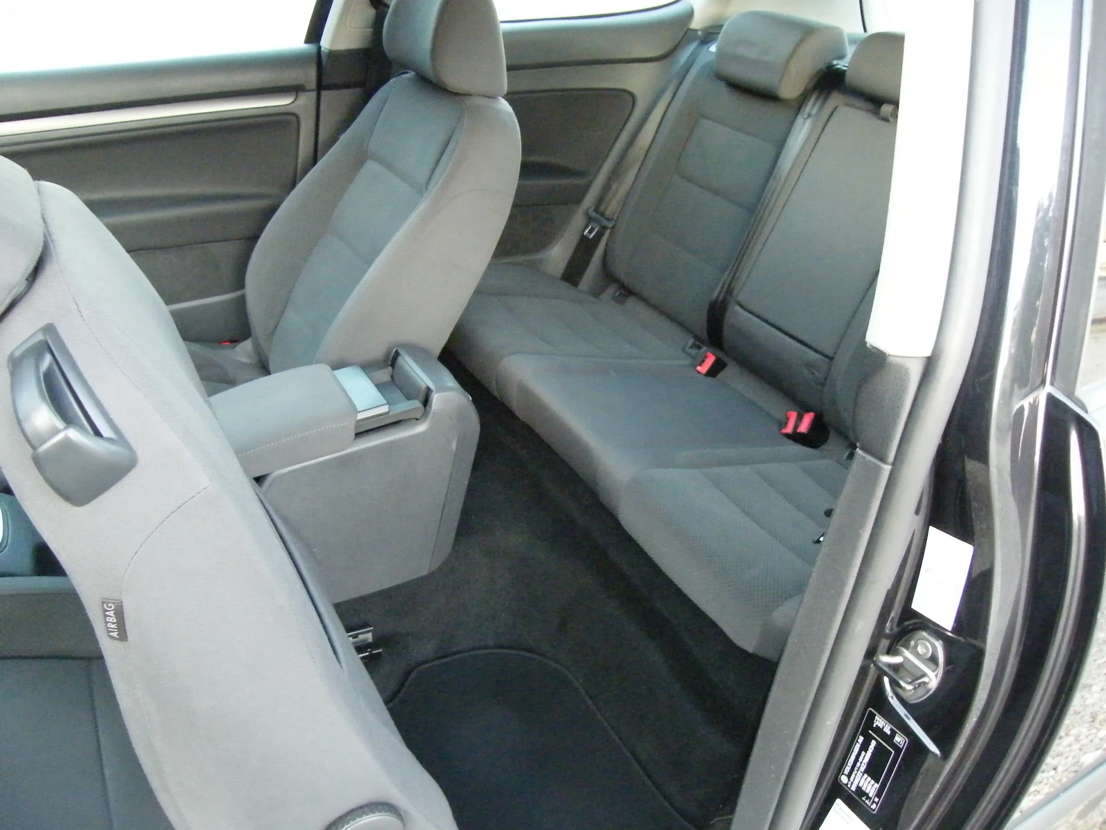 VW Golf 1.9 TDI 4x4 6sk., снимка 11 - Автомобили и джипове - 55171202