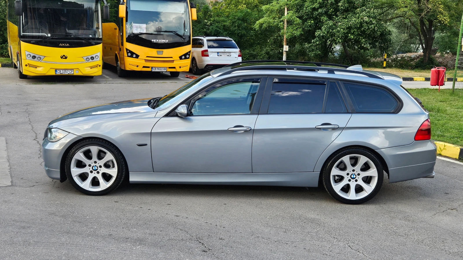 BMW 320 2.0D AVTOMAT/KOJA/KSENON/PANORAMA, снимка 3 - Автомобили и джипове - 55328007