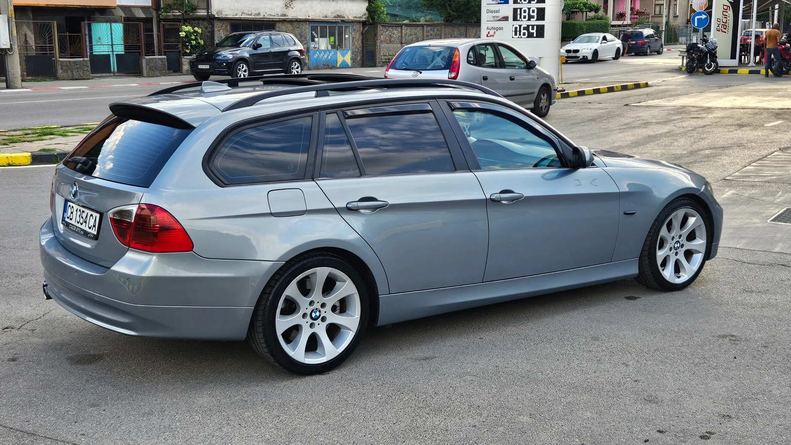 BMW 320 2.0D AVTOMAT/KOJA/KSENON/PANORAMA, снимка 7 - Автомобили и джипове - 55328007