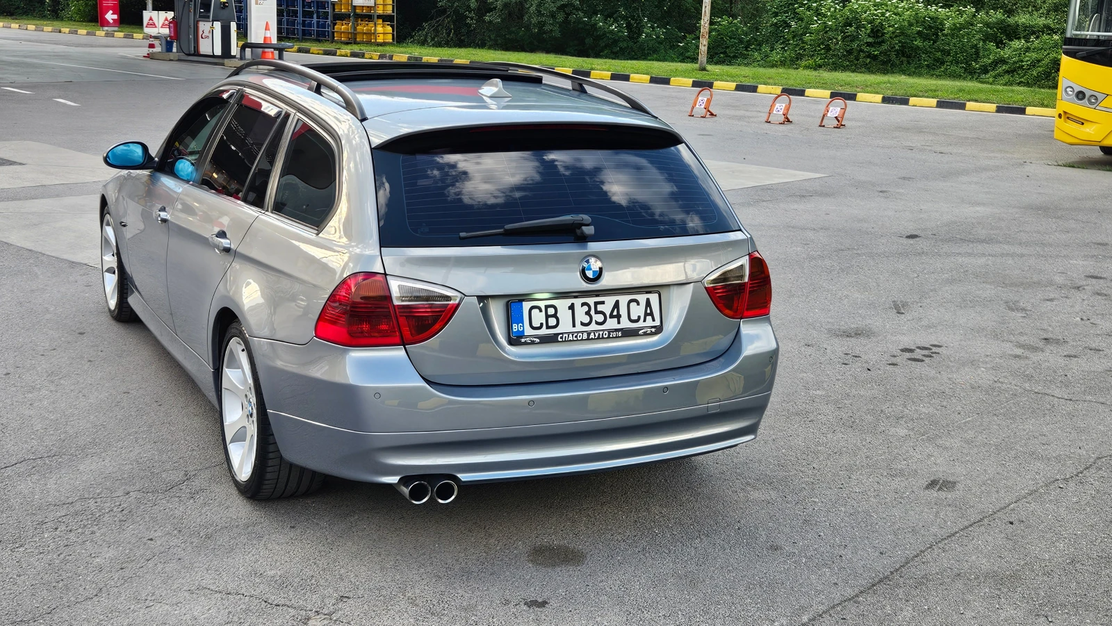 BMW 320 2.0D AVTOMAT/KOJA/KSENON/PANORAMA, снимка 5 - Автомобили и джипове - 55328007