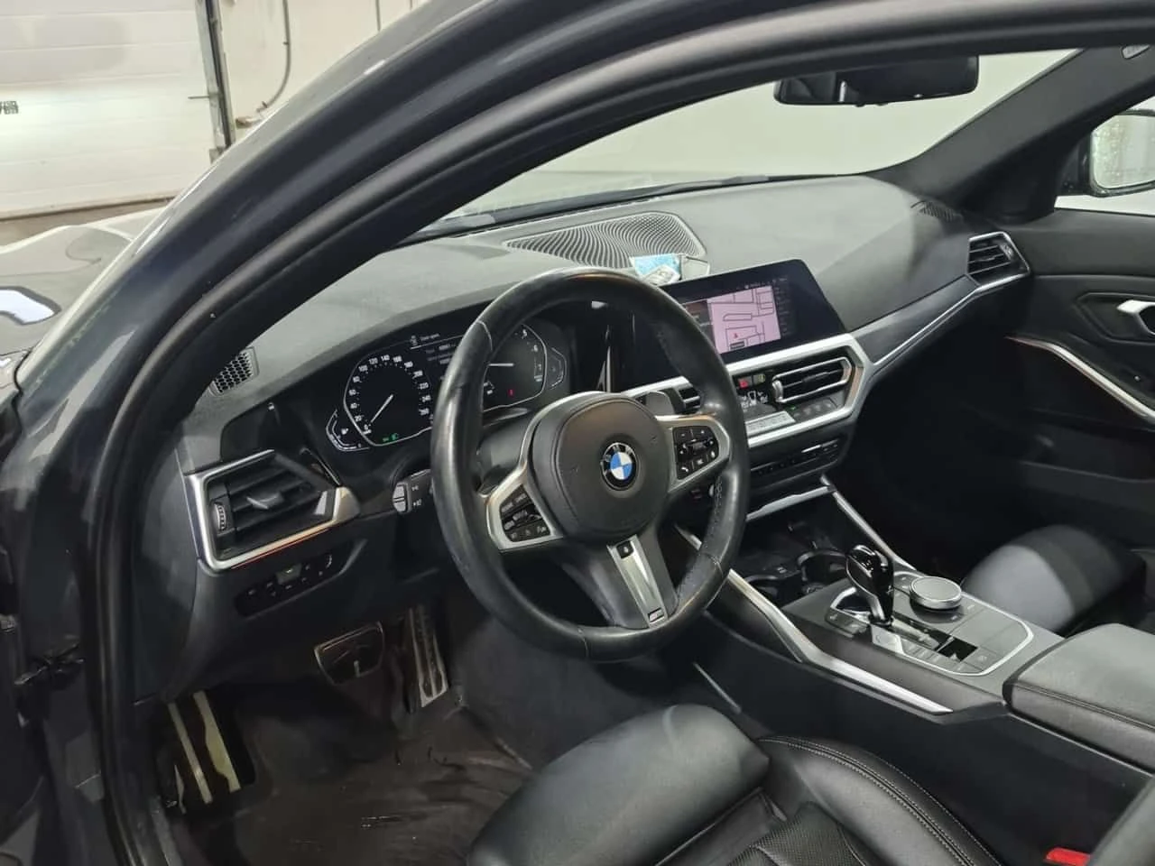 BMW 330 * 330I XDRIVE* АВТОКРЕДИТ БЕЗ ПЪРВОНАЧАЛНА ВНОСКА*, снимка 10 - Автомобили и джипове - 55470229