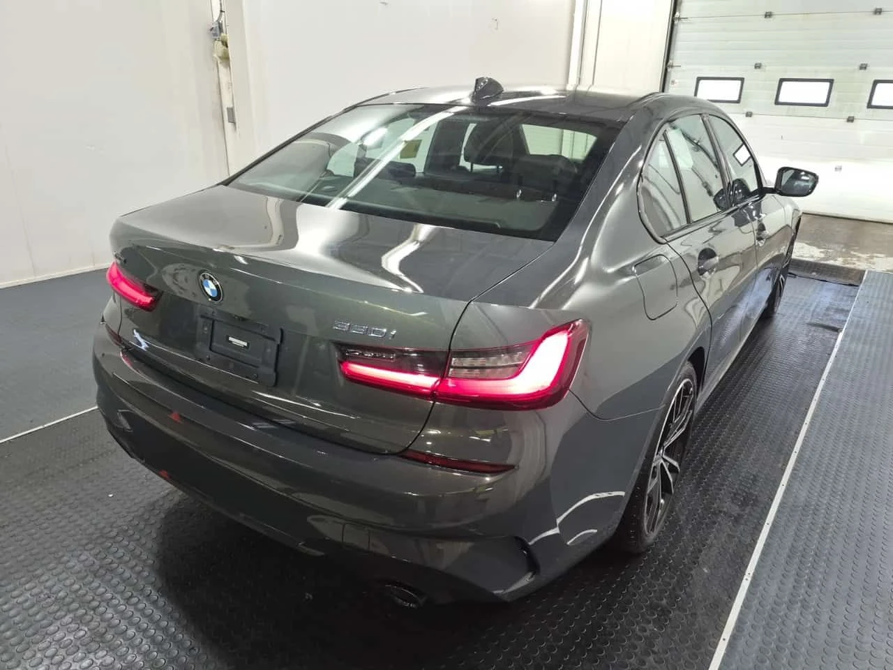 BMW 330 * 330I XDRIVE* АВТОКРЕДИТ БЕЗ ПЪРВОНАЧАЛНА ВНОСКА*, снимка 3 - Автомобили и джипове - 55470229