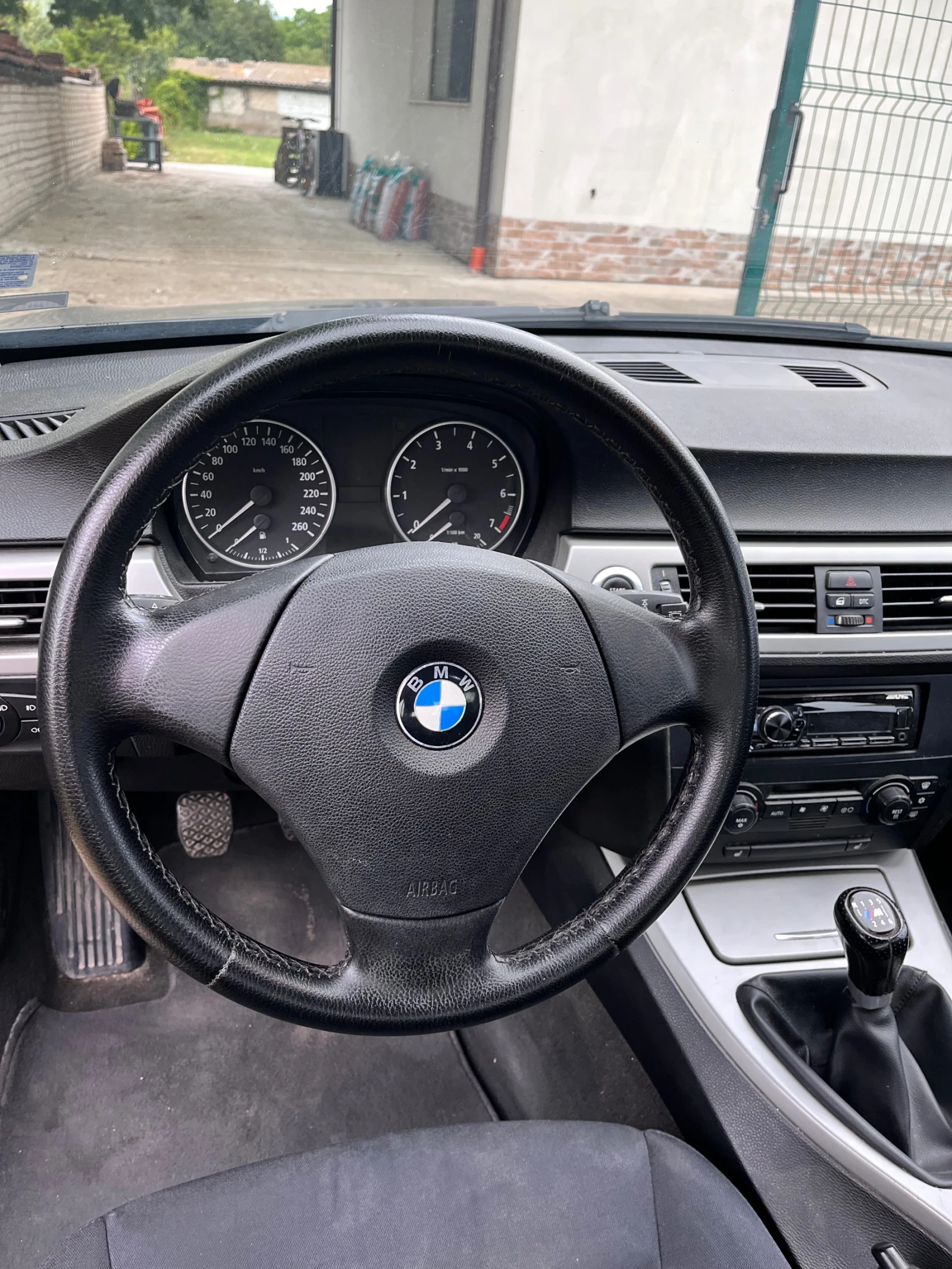BMW 320, снимка 8 - Автомобили и джипове - 55596066