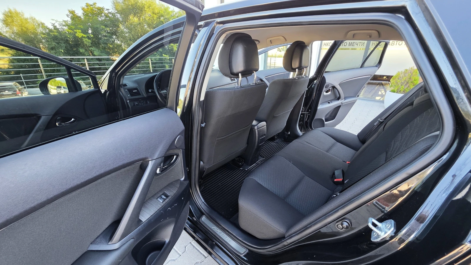 Toyota Avensis ЛИЗИНГ, снимка 10 - Автомобили и джипове - 55974351