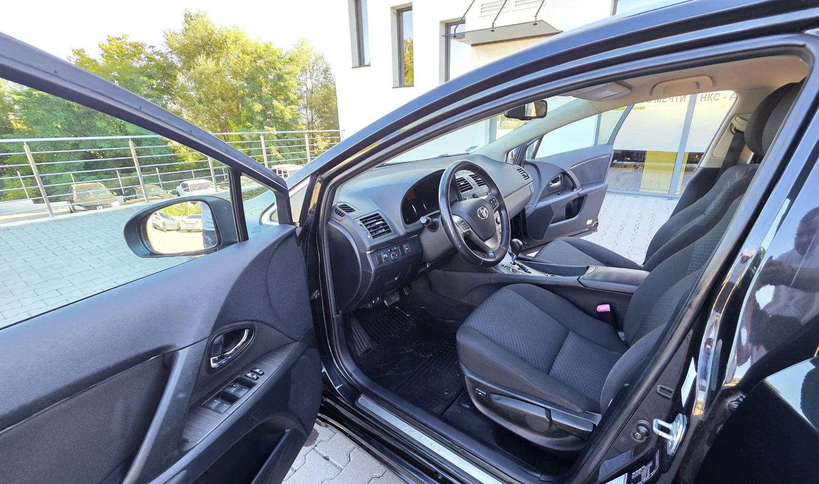 Toyota Avensis ЛИЗИНГ, снимка 9 - Автомобили и джипове - 55974351
