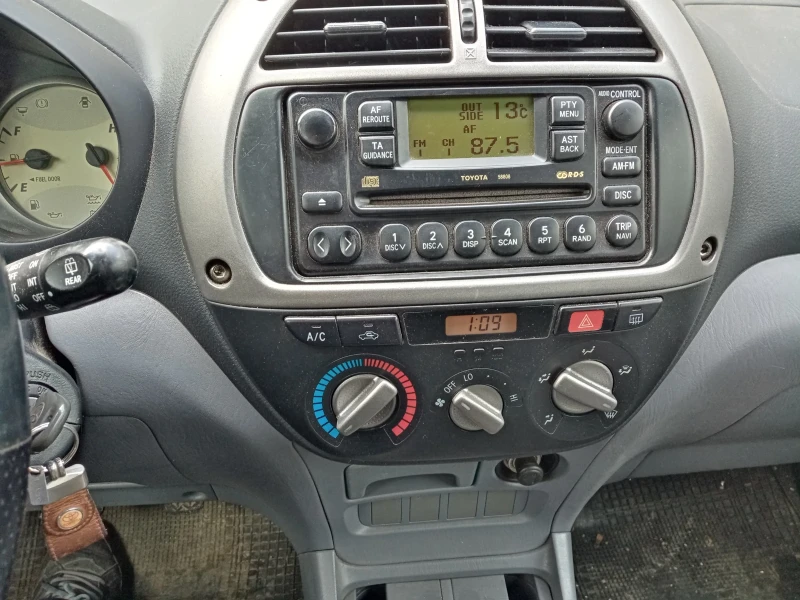 Toyota Rav4 2, снимка 5 - Автомобили и джипове - 48811690