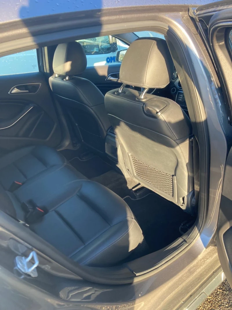 Mercedes-Benz GLA 200 2.2 cdi, снимка 3 - Автомобили и джипове - 52721398