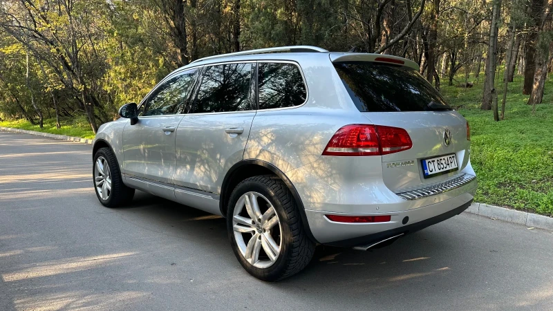 VW Touareg 3.0 TDI 4х4 Panorama, снимка 4 - Автомобили и джипове - 53264306