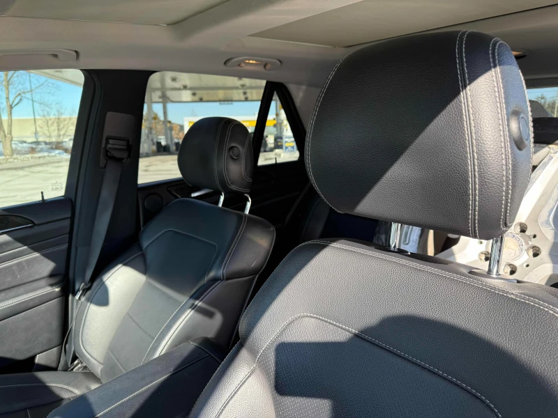 Mercedes-Benz ML 350 BlueTec * * Harmon Kardon * * Черна Кожа * * , снимка 9 - Автомобили и джипове - 53329371