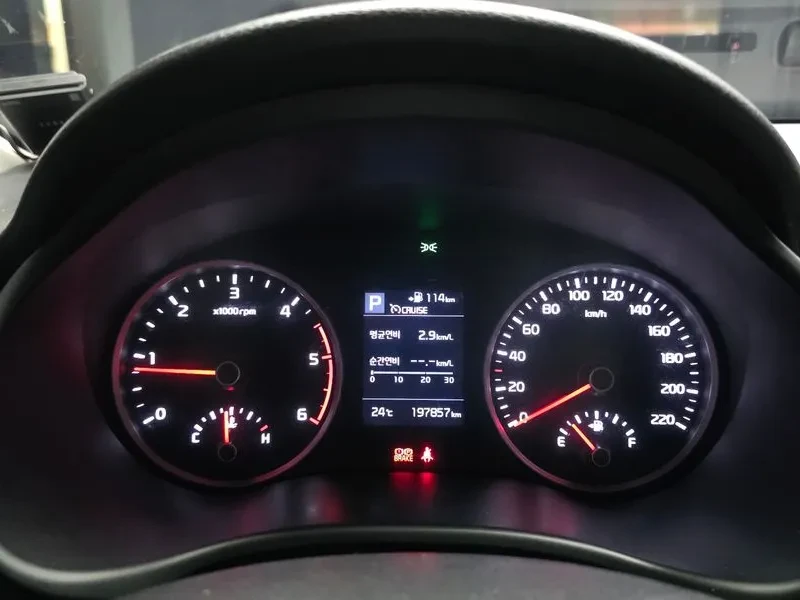 Kia Stonic DIESEL 1.6 TRENDY, снимка 8 - Автомобили и джипове - 55359155