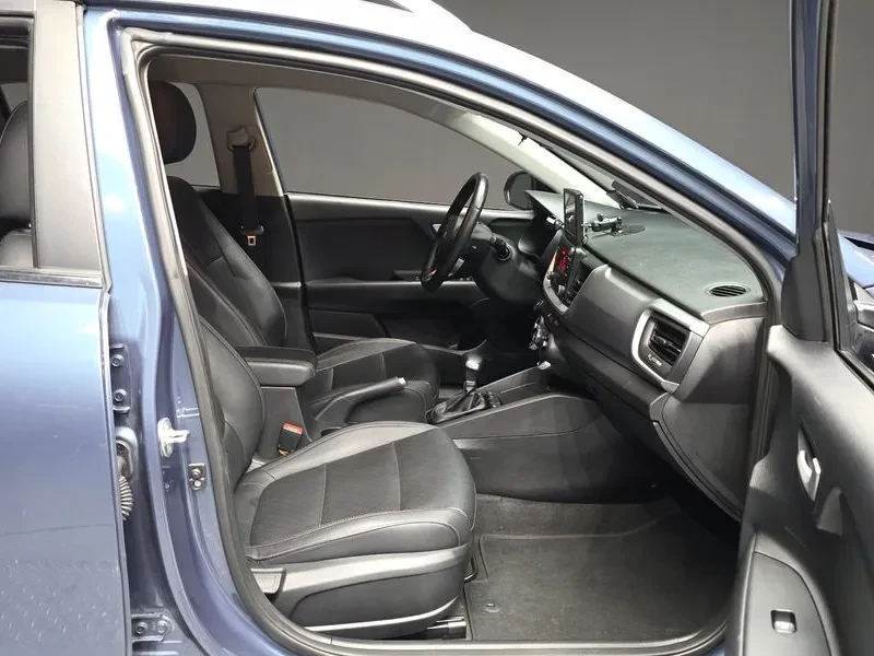 Kia Stonic DIESEL 1.6 TRENDY, снимка 11 - Автомобили и джипове - 55359155
