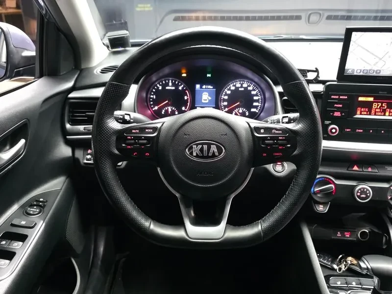 Kia Stonic DIESEL 1.6 TRENDY, снимка 13 - Автомобили и джипове - 55359155