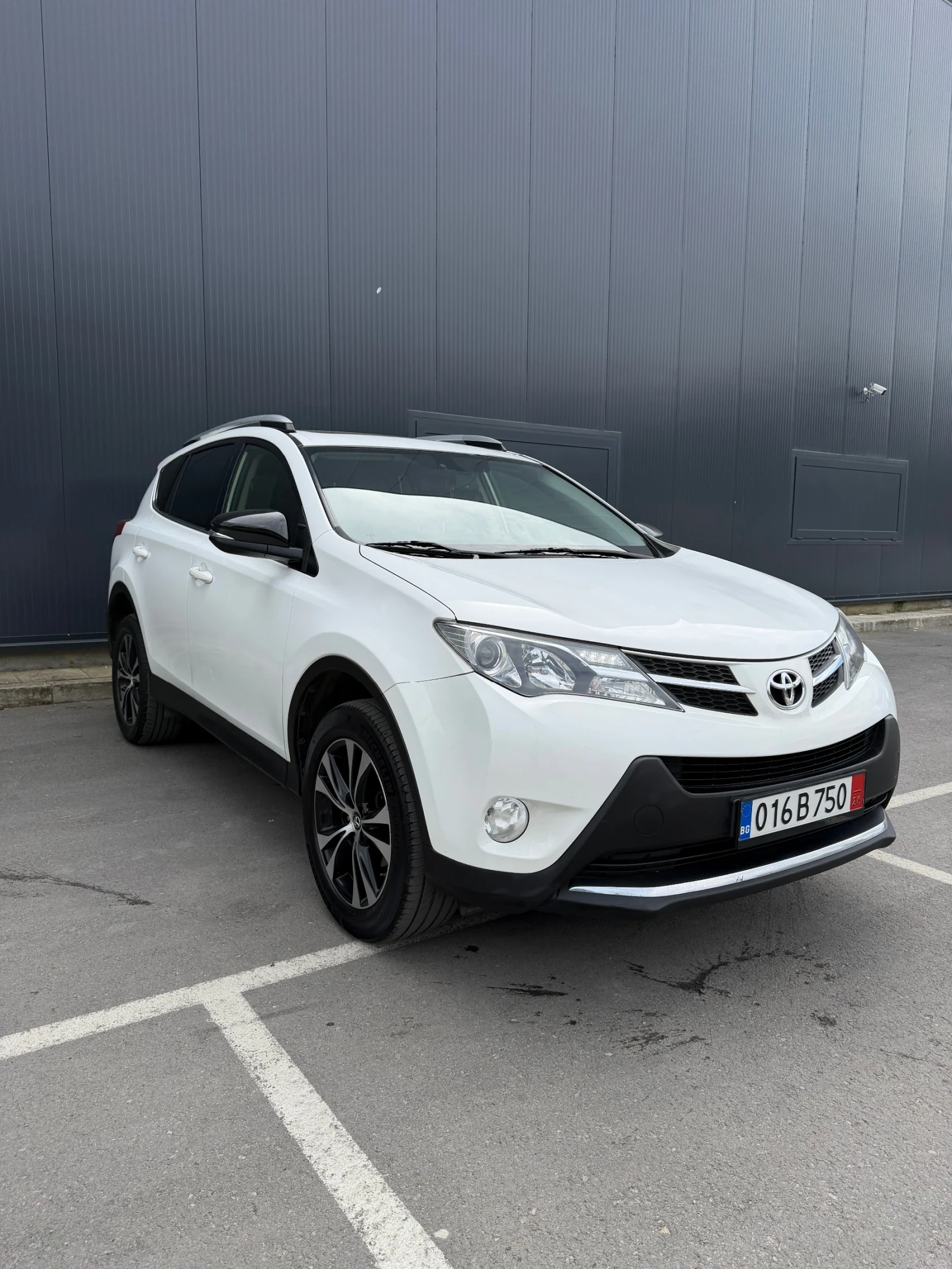 Toyota Rav4 2.0 D4D/124к.с/Камера/Шибидах/KEYLESS, снимка 2 - Автомобили и джипове - 54126582
