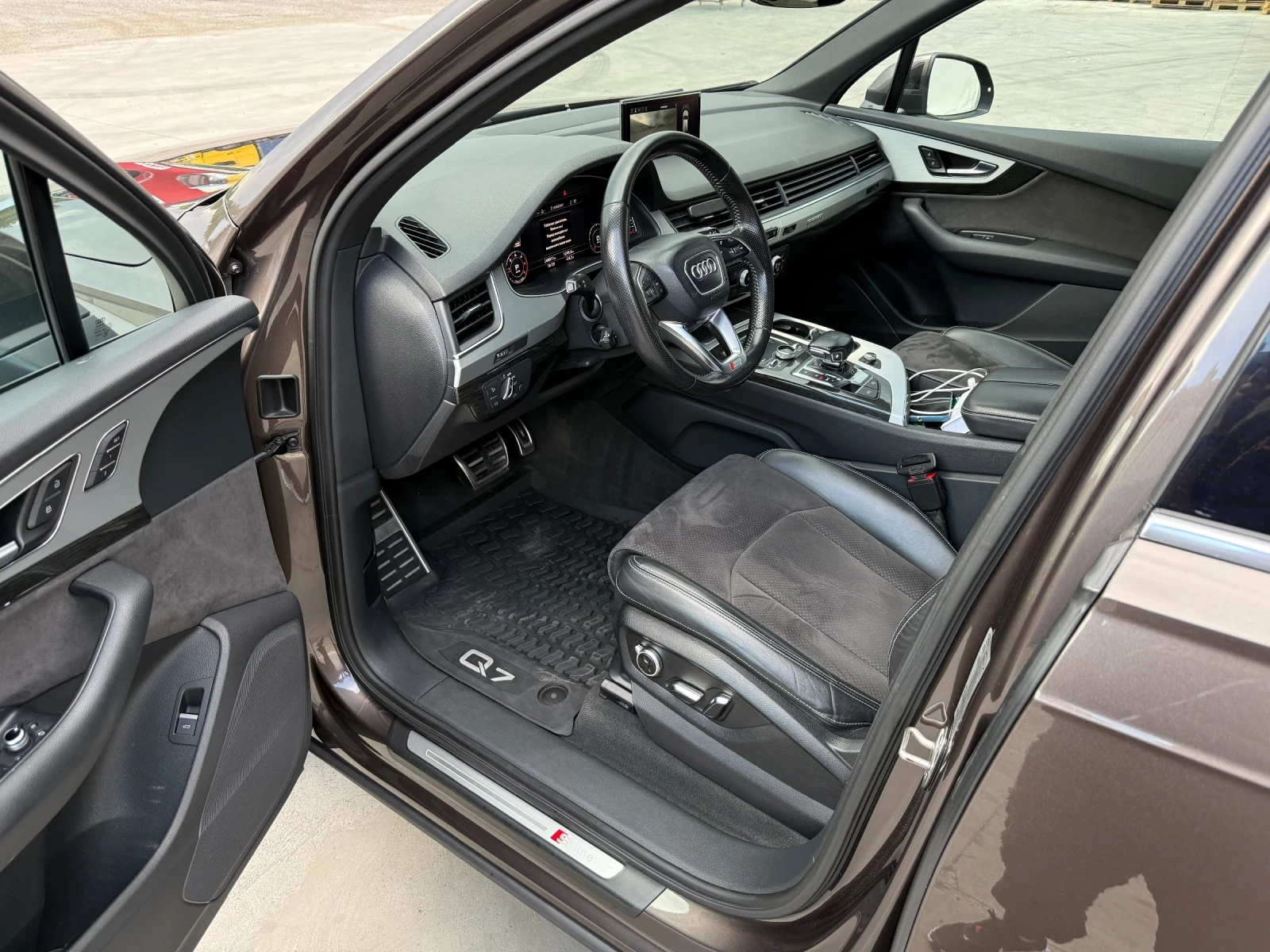Audi Q7 S-line , снимка 8 - Автомобили и джипове - 54931449