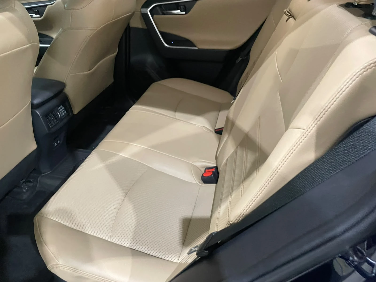 Toyota Rav4 2.5 Hybrid ! AWD !, снимка 11 - Автомобили и джипове - 55292444
